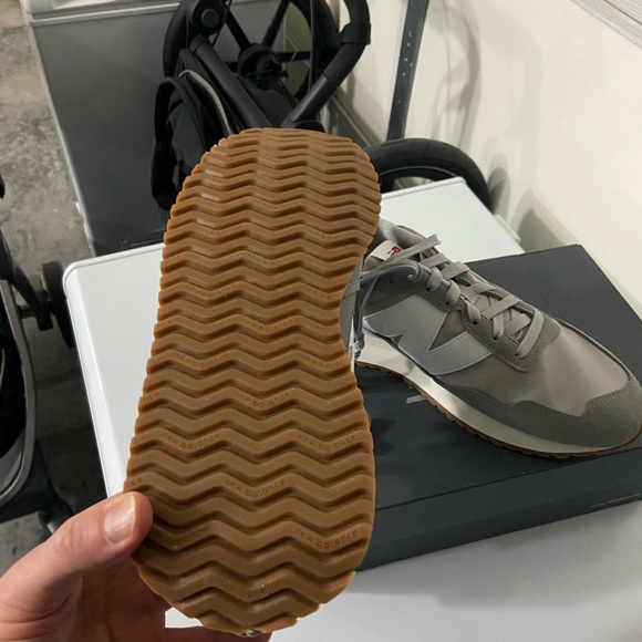 New Balance 237. Men’s size 11. Grey. New in box. - Picture 3 of 5